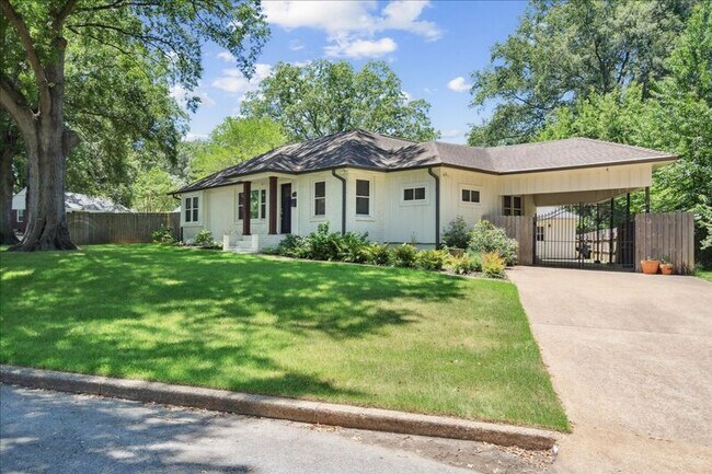 Building Photo - 847 S Mendenhall Rd