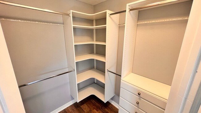 Building Photo - Stylish 2BR/2BA Condo in the Heart of Oviedo – Comfort, Convenience & Resort-Style Living! WASHER...