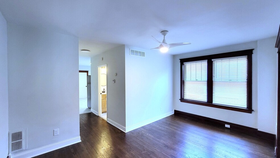 Building Photo - 5537 Holly Hills Ave