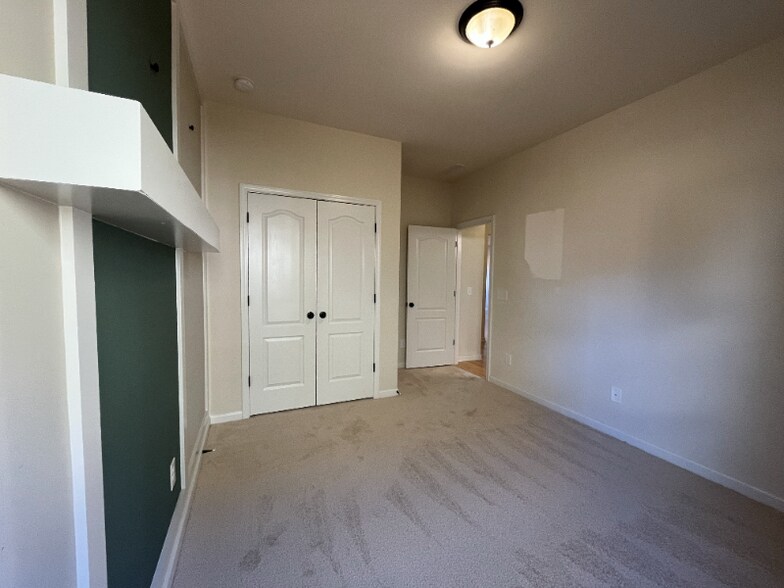 Building Photo - 105 E Neel Ranch Rd