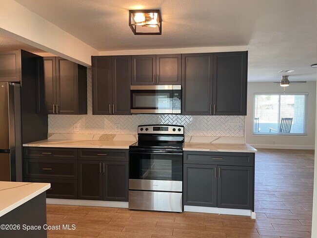 Building Photo - 508 Comanche Ave
