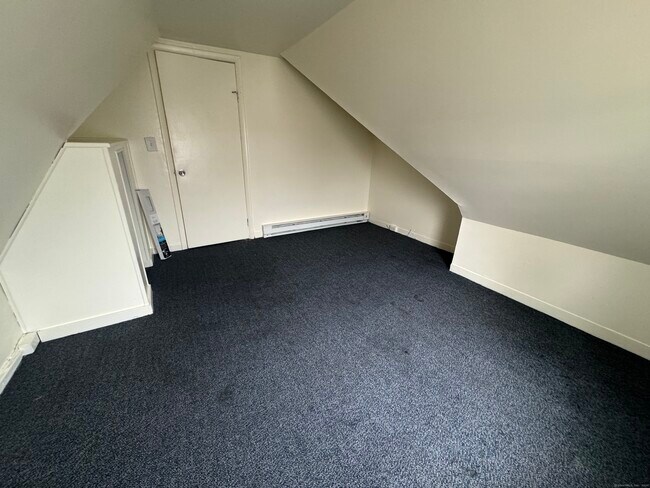 Building Photo - 5 W Main St