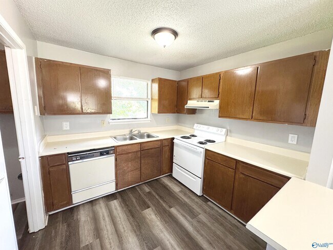 Building Photo - 103 Jodi Dr
