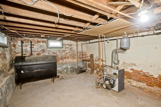 Building Photo - 22-22 East St