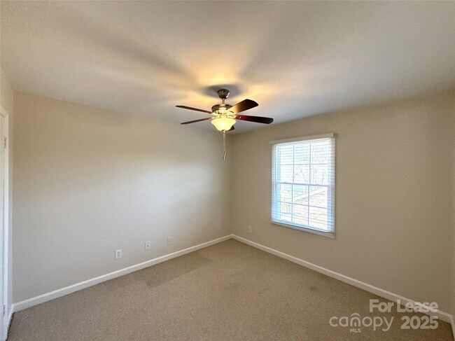 Building Photo - 4329 Hathaway St