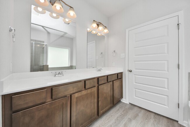 Building Photo - 15523 Foresail Ln