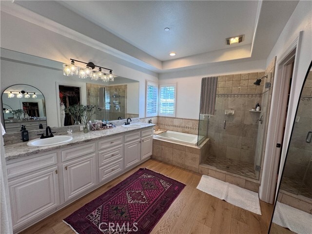 Building Photo - 2553 Santa Ana Ave