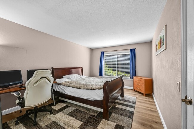 Building Photo - 4020 Porte La Paz