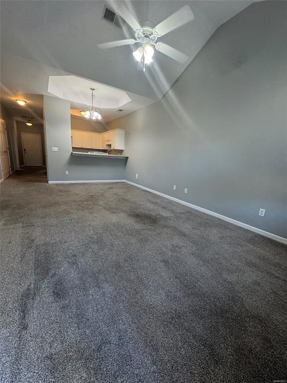 Building Photo - 61 Park Dr S