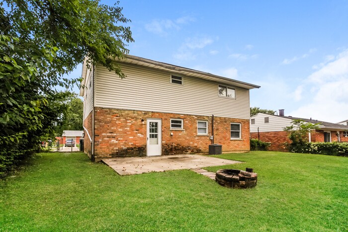 Building Photo - 11952 Wincanton Dr