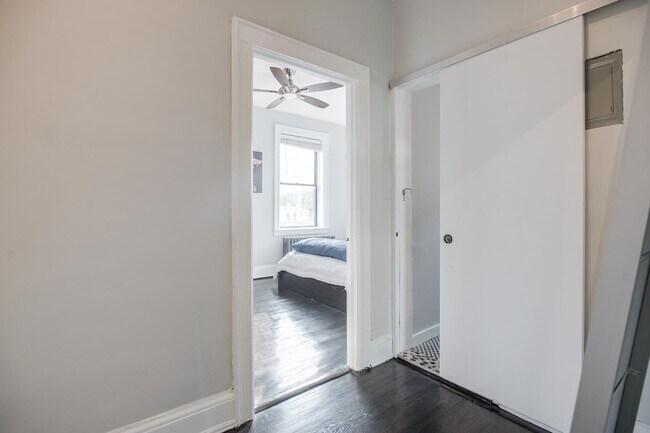 Building Photo - 148 37th St