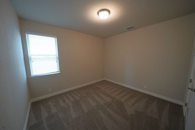 Building Photo - Wonderful Buffalo Crossing Rental in Cibol...