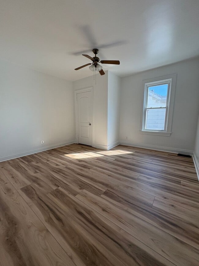 Building Photo - Newly Renovated 3 Bed/ 3 Bath in Charming Downtown Carlisle