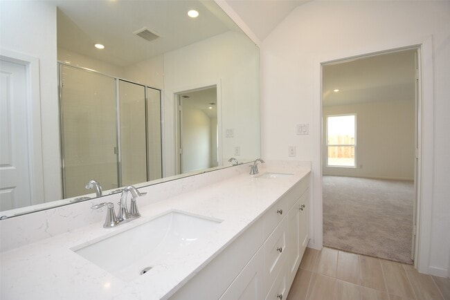 Building Photo - 6303 Golden Seaton Dr