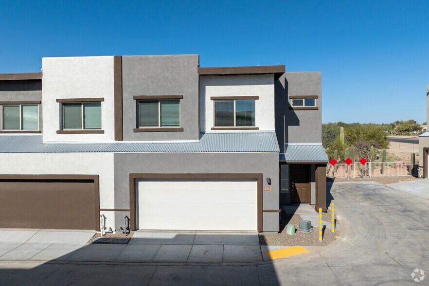 Building Photo - Cortaro Point