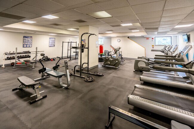 Building Photo - 2111 Wisconsin Ave NW