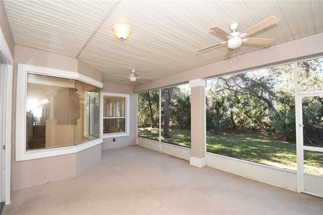 Building Photo - 17 N Village Dr