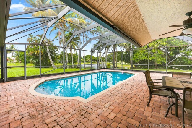 Building Photo - 10798 Cypress Bend Dr