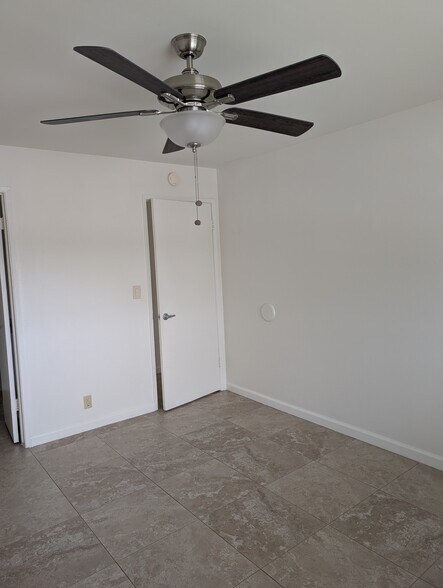 Master bedroom - 4435 Bonnie Brae St