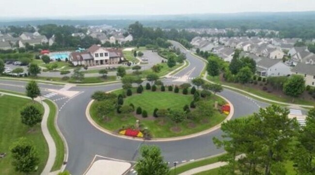 Building Photo - 3BR 2.5BA Home w/Resort Style Amenities at The Mills at Rocky River