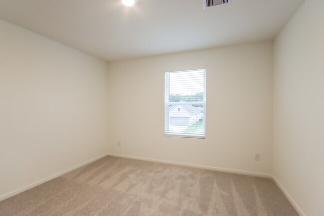 Building Photo - 31428 Moore Rd