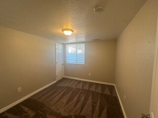 Building Photo - Newly Updated  3 Bedroom with Washer and D...