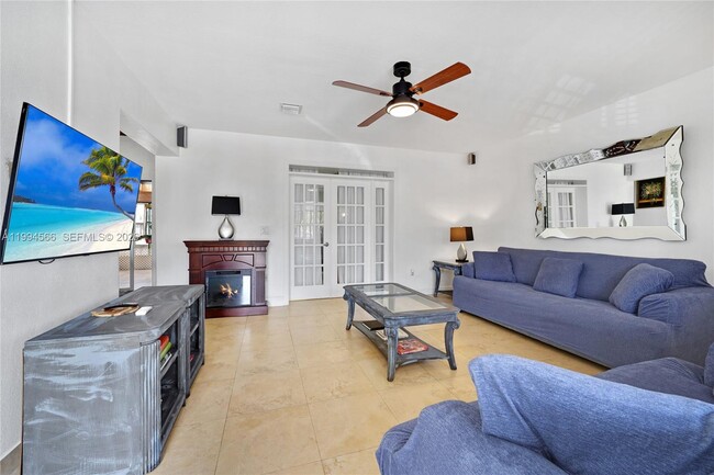 Building Photo - 2834 SW 33rd Ave