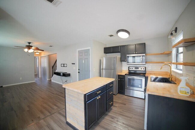 Building Photo - 420 Indian Village Trail
