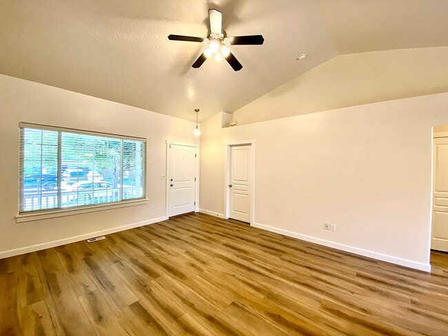 Building Photo - 4 bedroom PLUS office or 5th bedroom in NW Meridian Avail Mid August