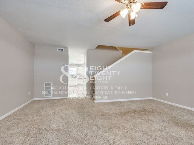 Building Photo - Spacious 2 Bed/2 Bath Townhome Duplex Available NOW in Moore, OK!