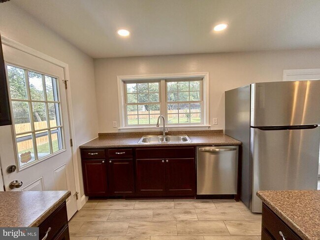 Building Photo - 3108 Waverly Dr