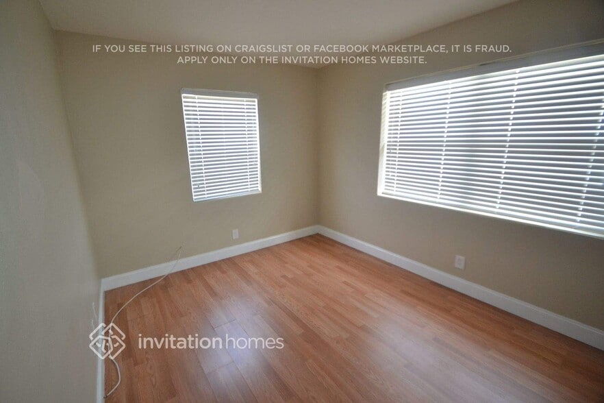Building Photo - 2038 7th Ct S