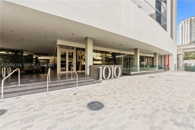 Building Photo - 1010 Brickell Ave