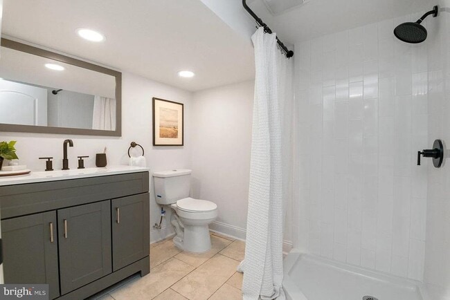 Building Photo - 3302 Orlando Ave