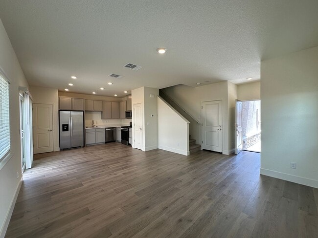 Building Photo - Beautiful new home
