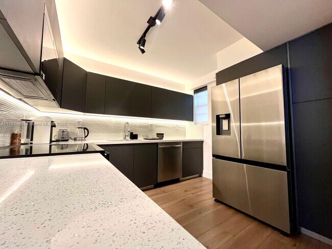 Building Photo - 6820 Indian Creek Dr