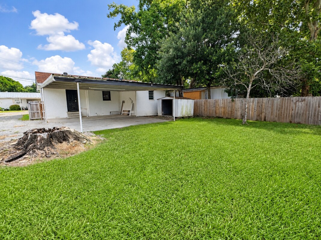 Building Photo - 205 Jimmie St