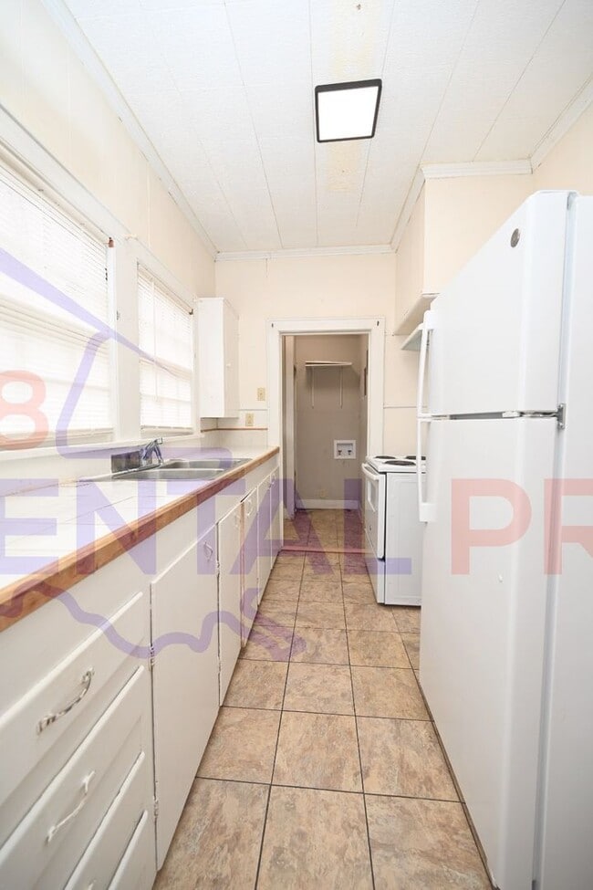 Building Photo - 706 Cooktown Rd