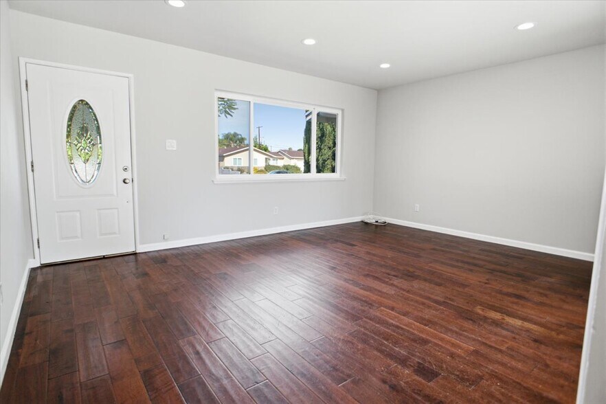 Building Photo - 7737 Minstrel Ave