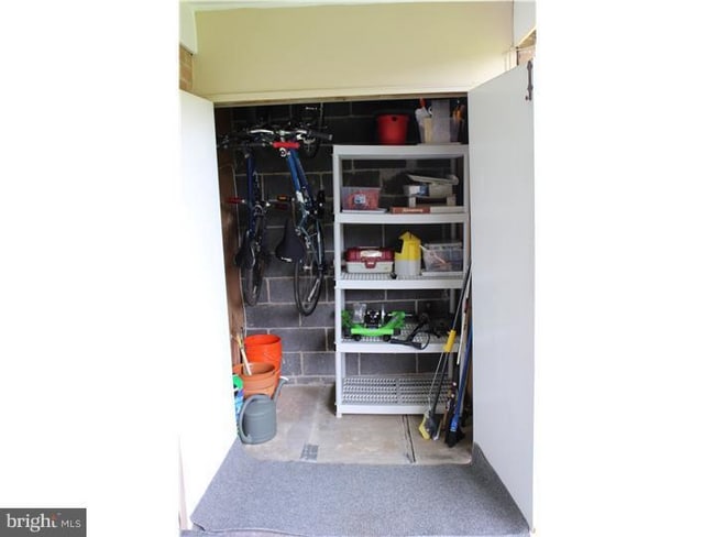 Building Photo - 14 Wexford Dr