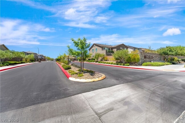 Building Photo - 1611 Dire Wolf Ave
