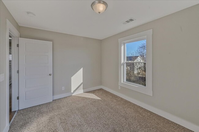 Building Photo - Beautiful House in East Nashville!