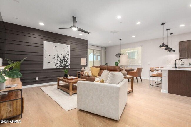 Building Photo - 9001 W Rancho Dr