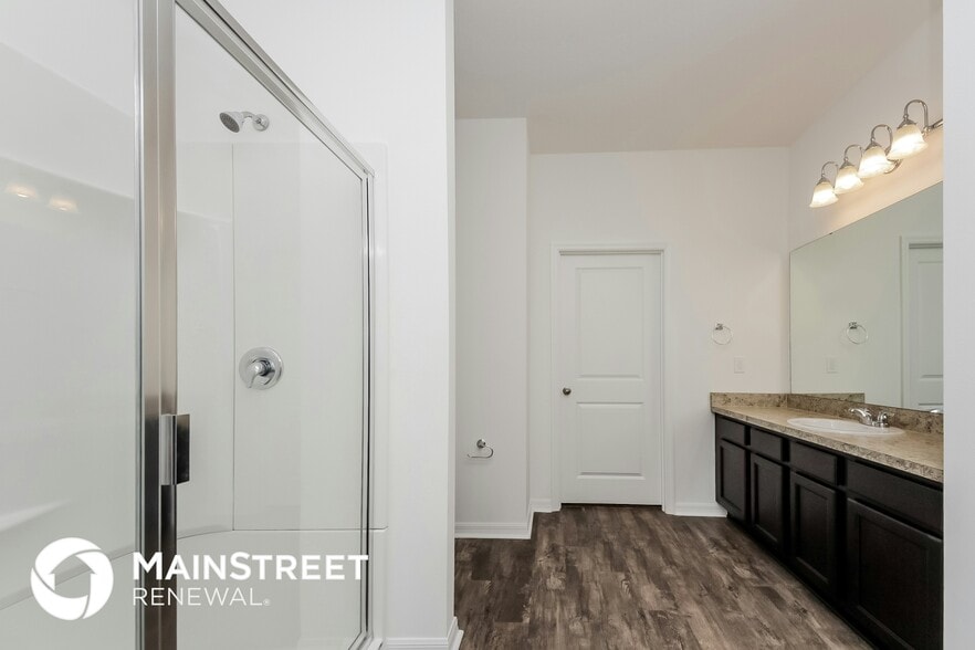 Building Photo - 221 Hidden Lk Lp