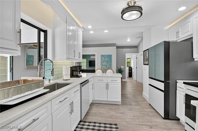 Building Photo - 5270 Berkeley Dr