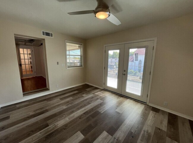 Building Photo - 3012 N Lee Ave