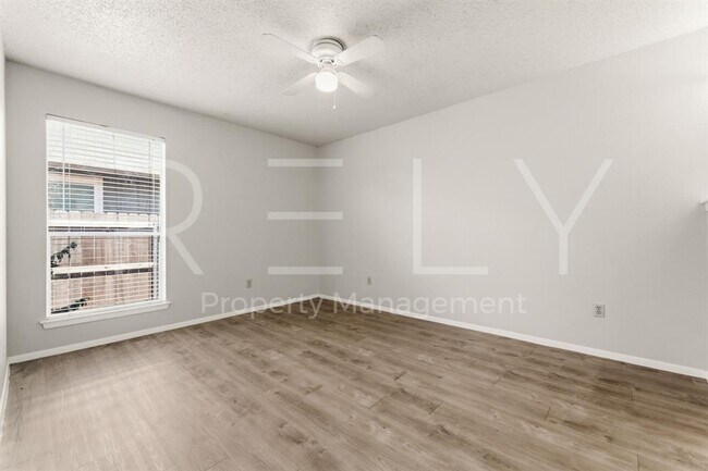 Building Photo - 409 Greenlawn Blvd