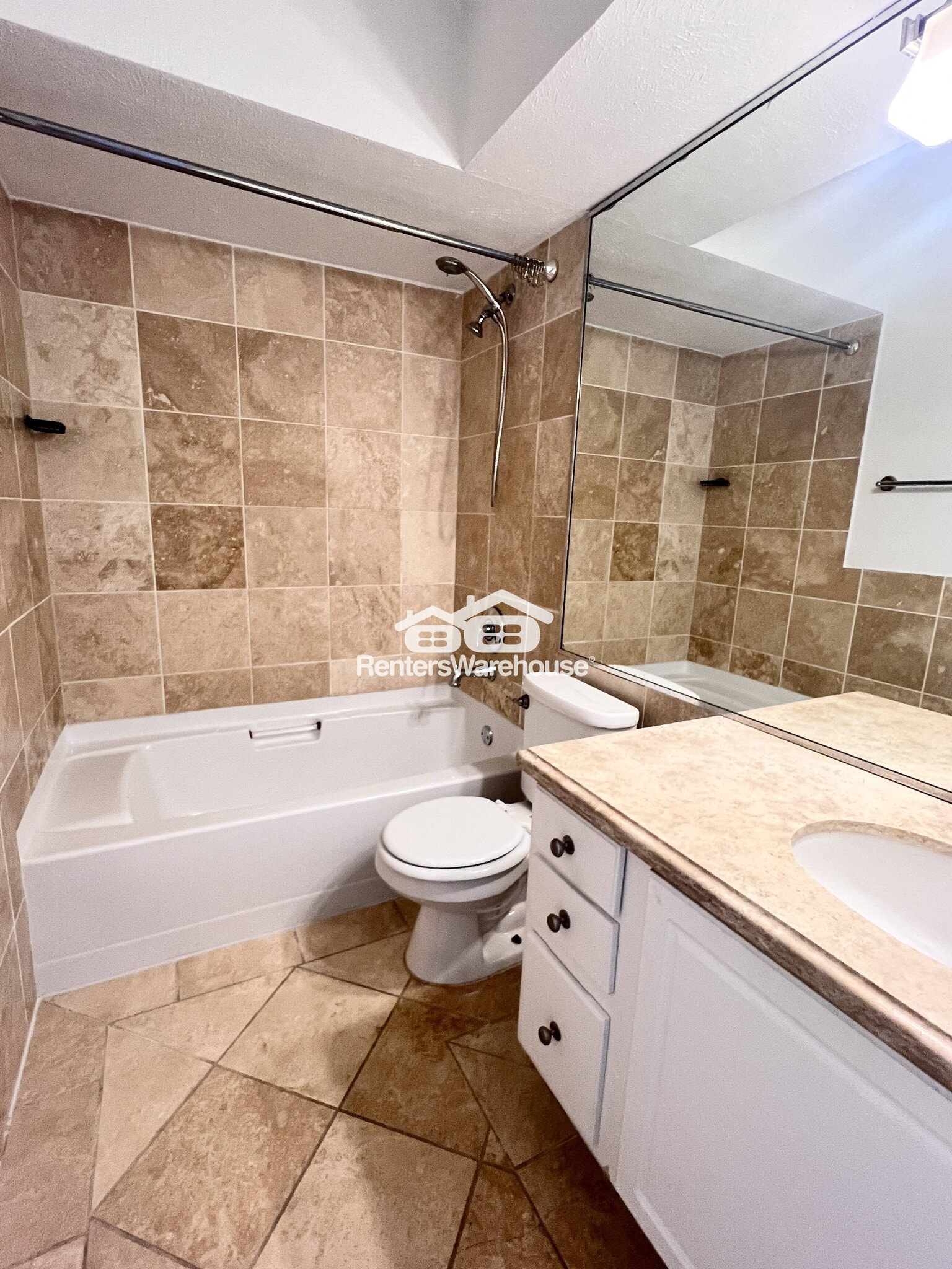 Building Photo - 5928 Sandhurst Ln