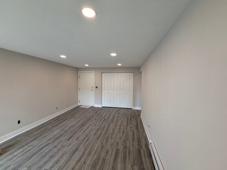 Building Photo - 5525 N Chester Ave