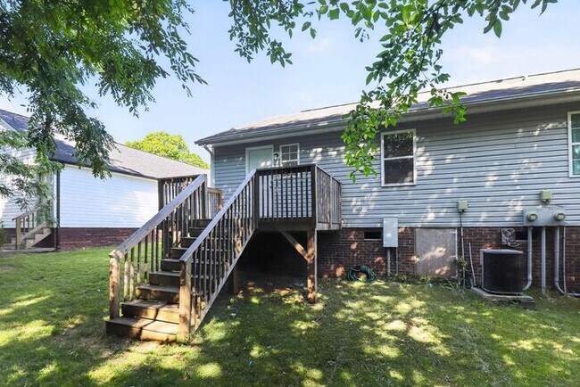 Building Photo - Well-Maintained 2BD/1BA Duplex in Concord, NC!